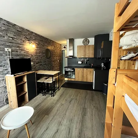 L'armazan - Pieds De Piste Plat D'adet